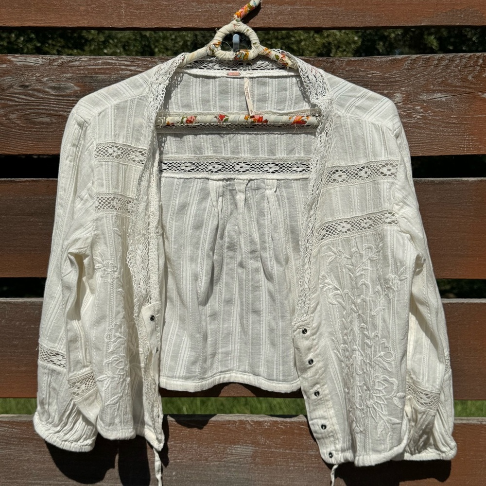 Free People White Embroidered Cropped Peasant Top Small - Picture 9 of 11
